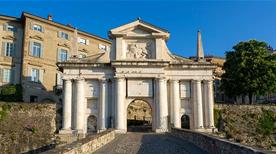 Porta San Giacomo - >Bergamo