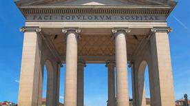 Porta Ticinese - >Milan