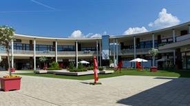 Shoppin Brugnato, Outlet Village - >Brugnato
