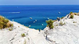 Spiaggia bianca - >Lipari