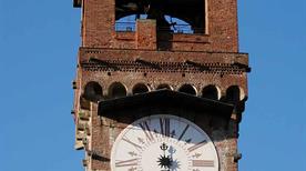 Torre delle Ore - >Lucques