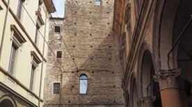 Torresotto di San Vitale - >Bologne