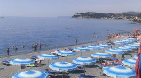 Lido di Vesima - >Genoa