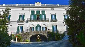 Villa Floridiana - >Naples