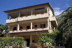 HOTEL ANNA SAS DI FRANCIONI F. & C.