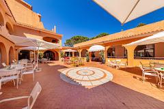 HOTEL LACONIA