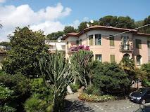 Hotel La Scogliera con ristorante e parcheggio privato