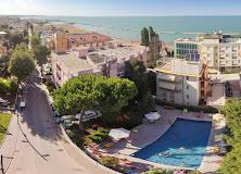 HOTEL CLUB