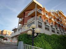 ALBERGO REALI