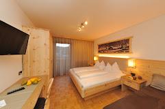HOTEL GARNI SAVOY