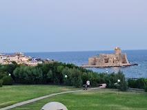 LE CASTELLA HOTEL CLUB