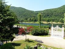 LA VILLA DEL LAGO