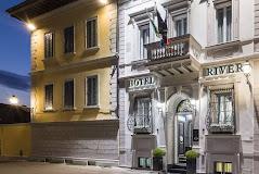 Hotel River