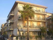 PETIT HOTEL