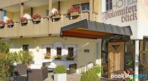 HOTEL DOLOMITENBLICK