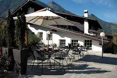 HOTEL VILLAGE