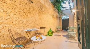 LA LUNA IN CORTILE