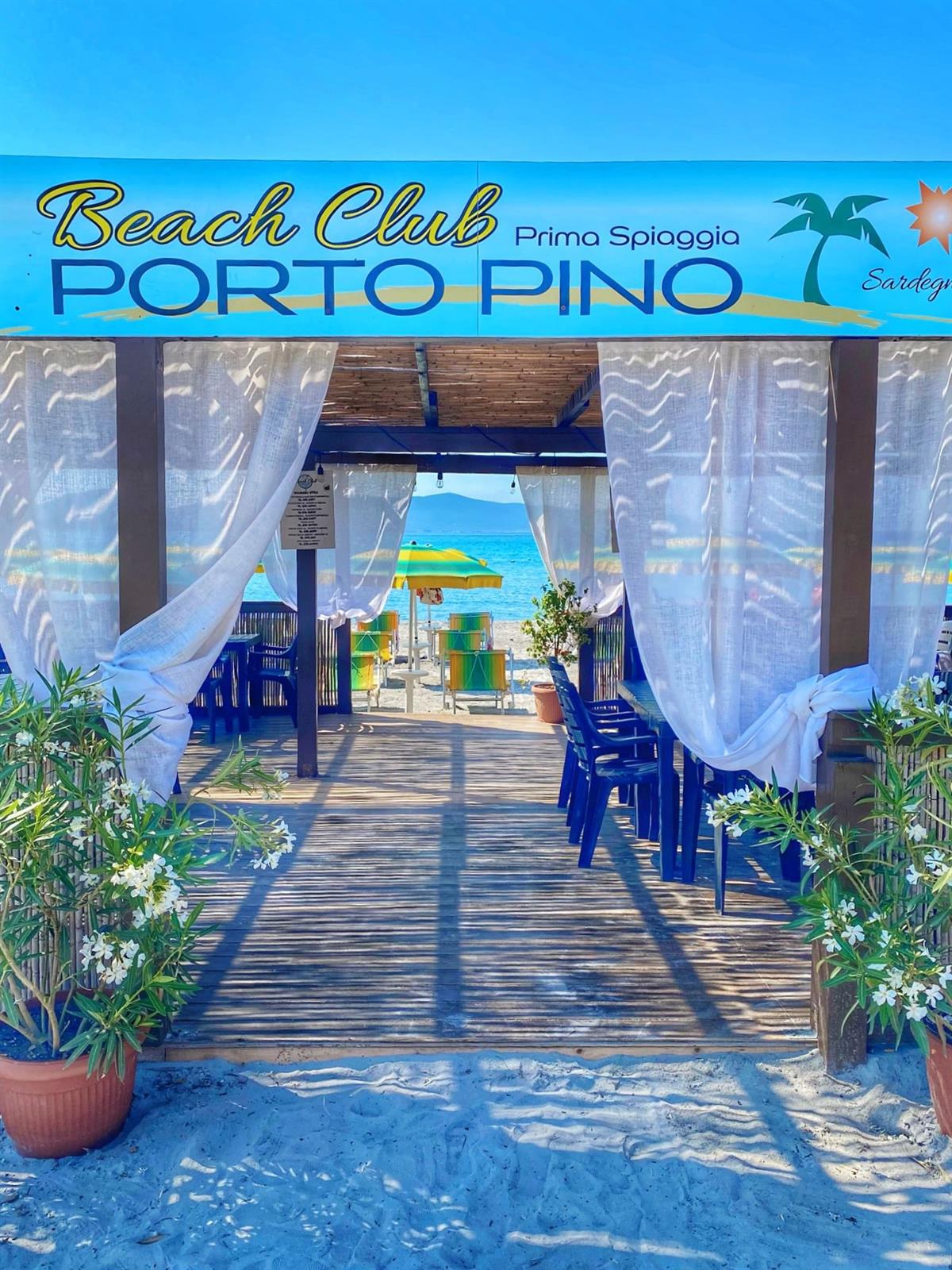 Porto Pino Beach Club