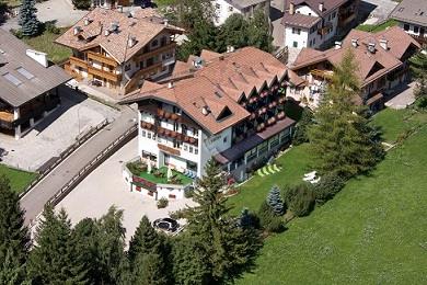 HOTEL VILLA CAMPITELLO DI BERNARD IVO & C. SNC