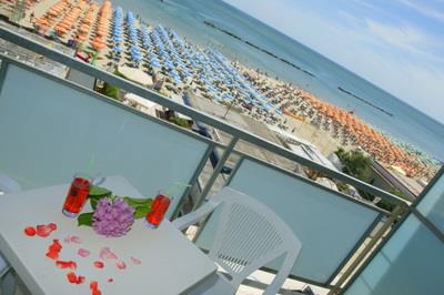 HOTEL CONSTELLATION