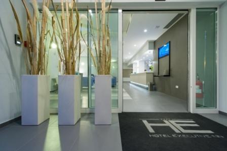 EXECUTIVE INN