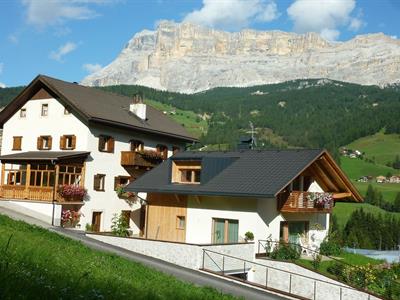 App. Parüs - >La Villa