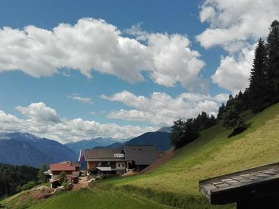 Innerjerberhof - >Laurein