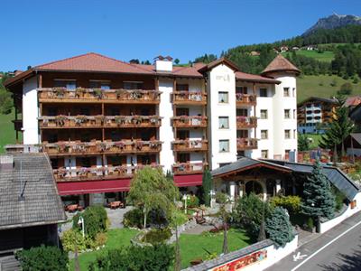 Wellness Hotel Almhof Call - >Marebbe