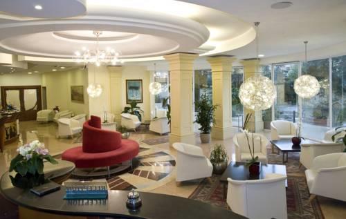 Victoria Palace Hotel