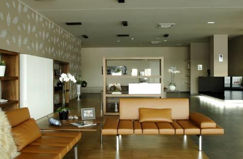G Hotel