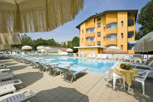 Parador Hotel Residence