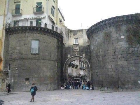 Porta Nolana