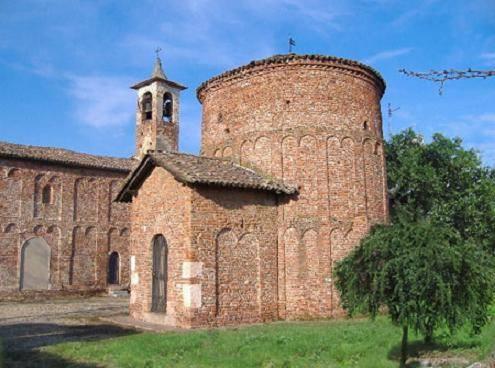 Pieve e Battistero di Velezzo XI sec.