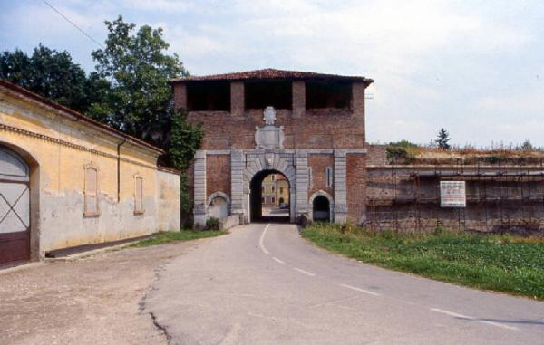 Porta Vittoria