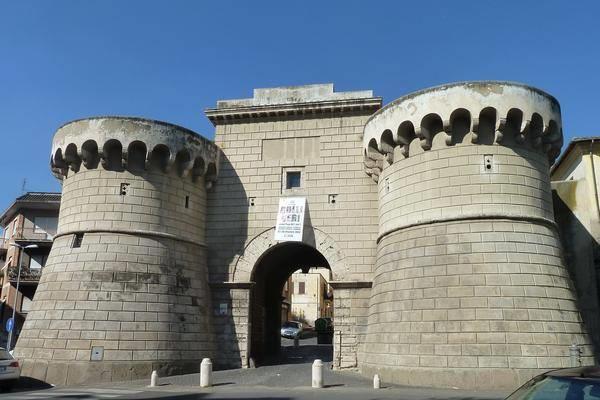 Porta Napoletana