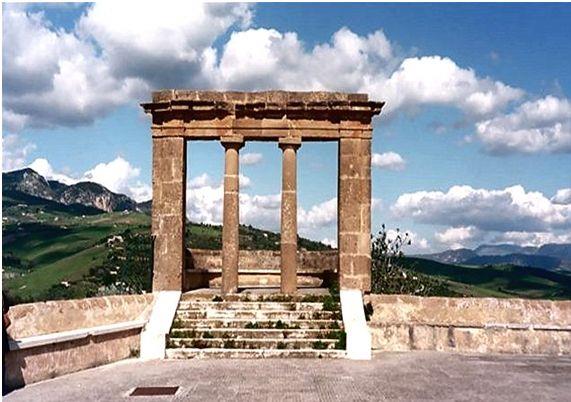 Castello di Sambuca ruderi