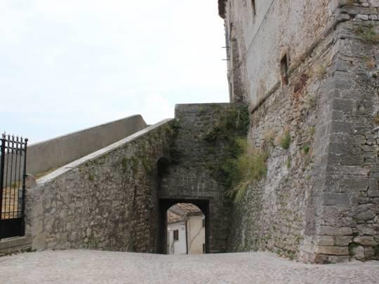 Castello Montazzoli