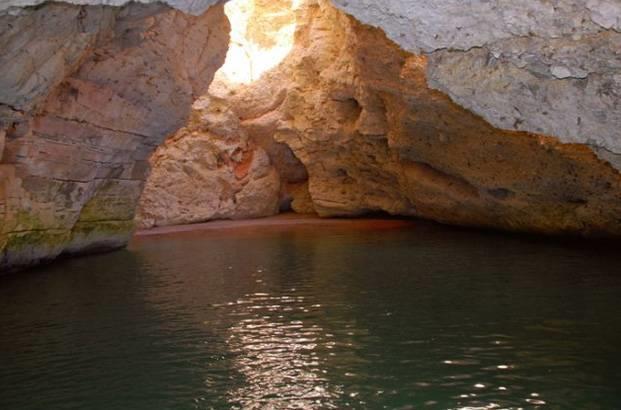 Grotta Rossa