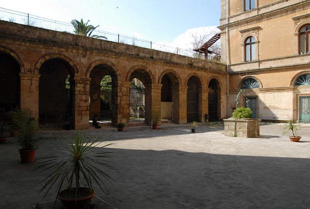 Biblioteca Comunale Emanuele Taranto