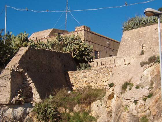 Forte Monte Bello ruderi