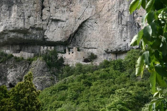 Castello San Gottardo Diroccato