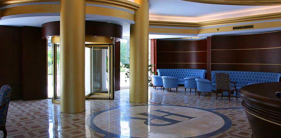 HOTEL ROYAL