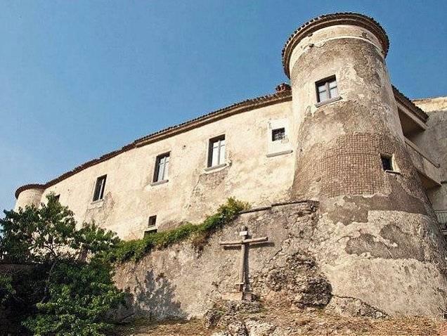 Castello Caracciolo