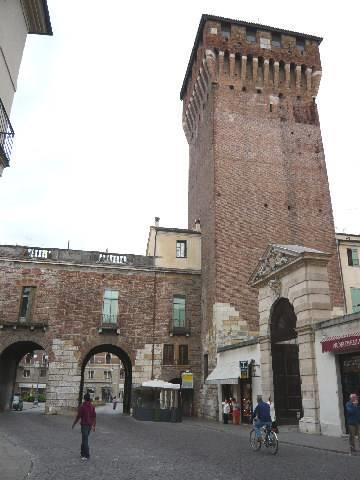 Torrione di Porta Castello