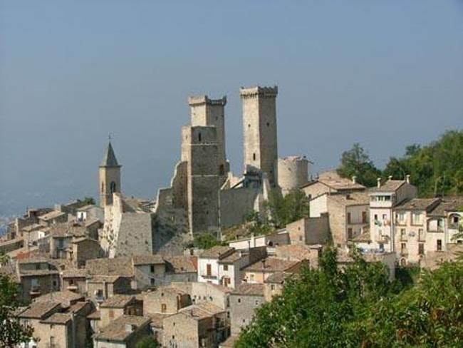 Castello Cantelmo-Caldora