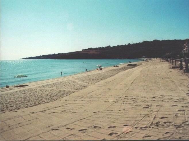 La spiaggia di Agnone