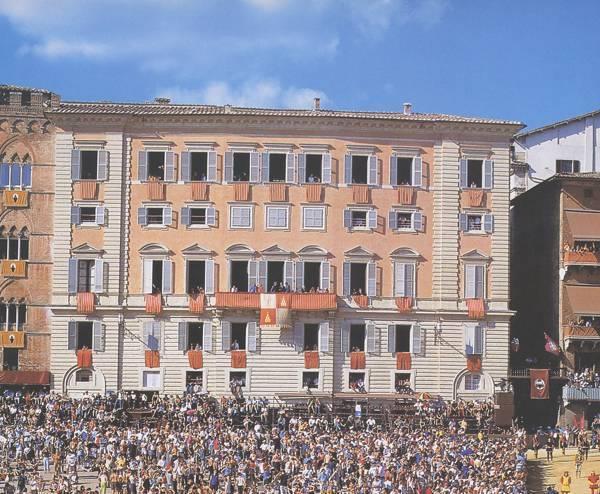 Palazzo Chigi Zondadari il Campo
