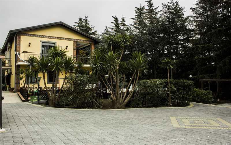 B & B Etna House