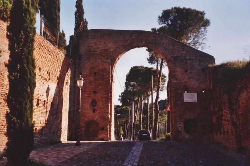 Porta Montanara