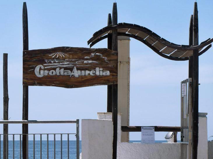 Spiaggia Grotte Aurelia